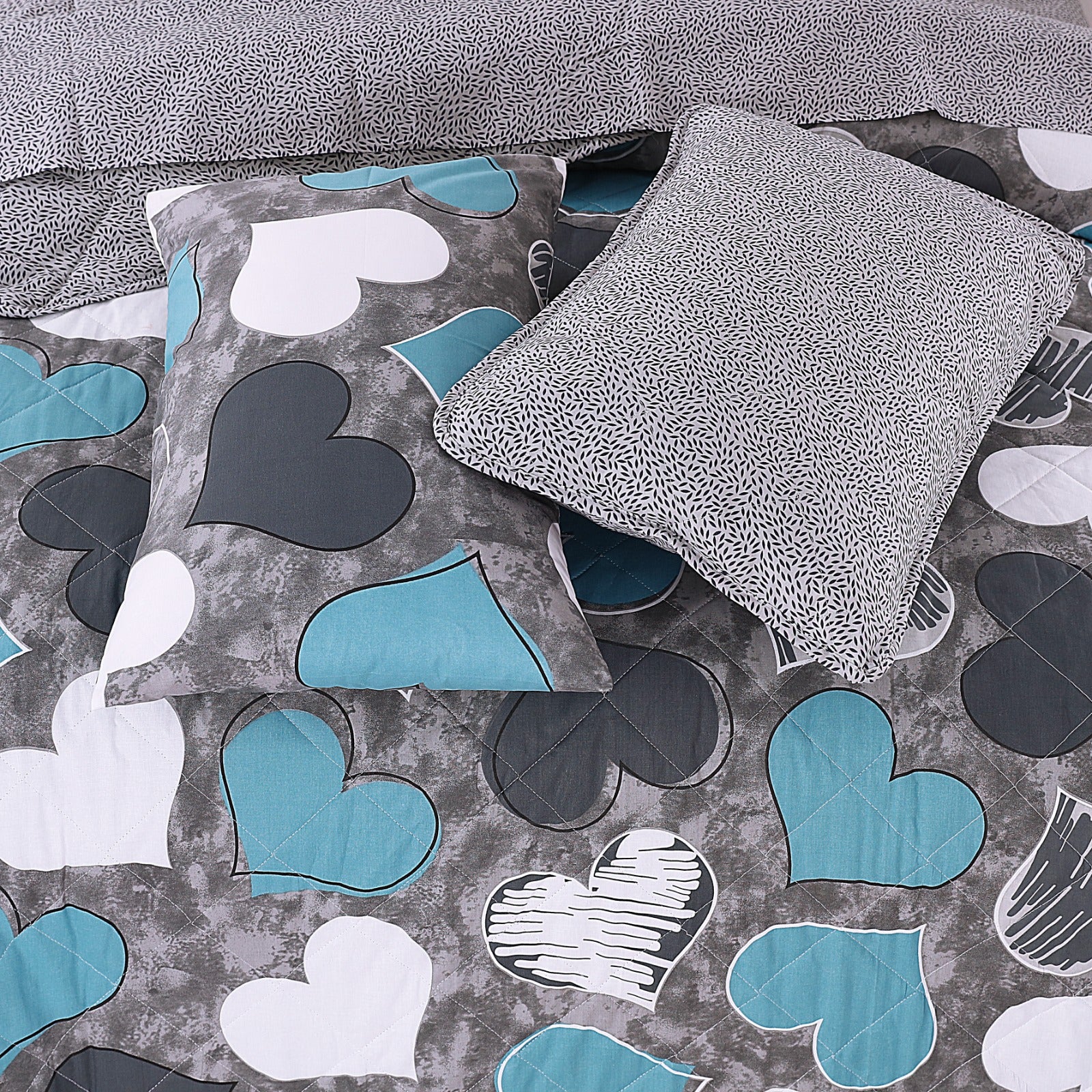 DIVINE HEART  6 Pcs Comforter Set Nishat-2099 ( Light Filling)