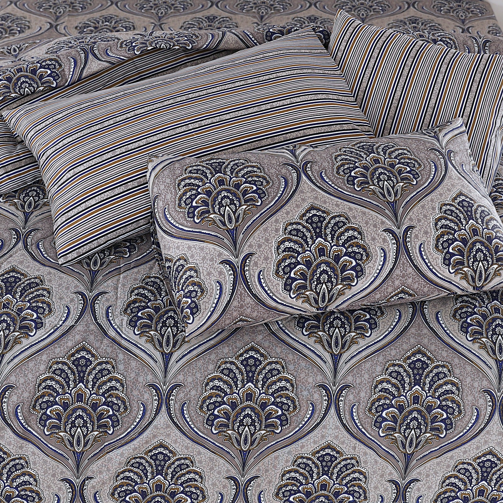 7 Pcs Comforter Set DZ-98 ( light weight filling )